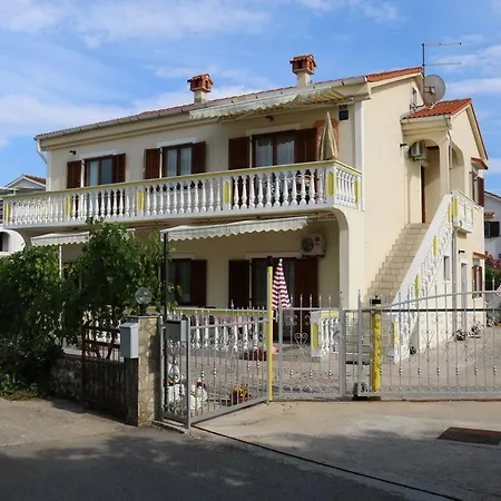 Apartment In With Two-bedrooms 7 Silo (Krk)