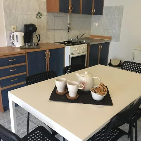 In With Two-bedrooms 7 Apartment