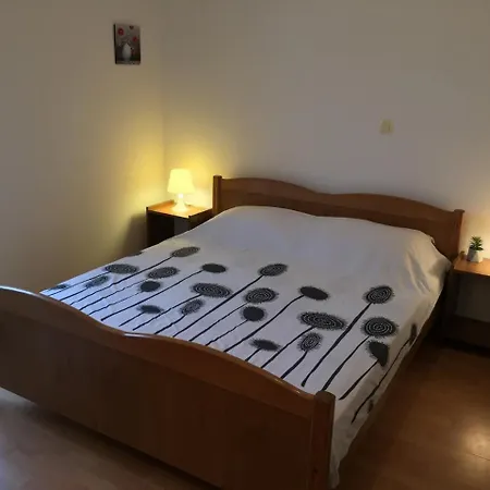 In With Two-bedrooms 7
